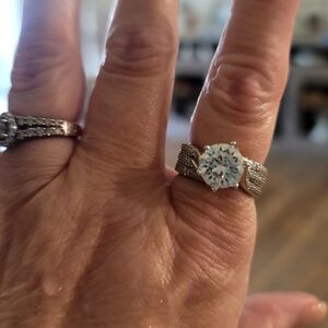 Elegant Silver Women's Ring